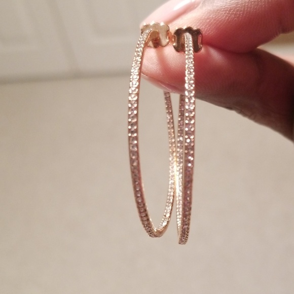 NWT!! Rosegold Bracelet and Earrings Set - Picture 4 of 8